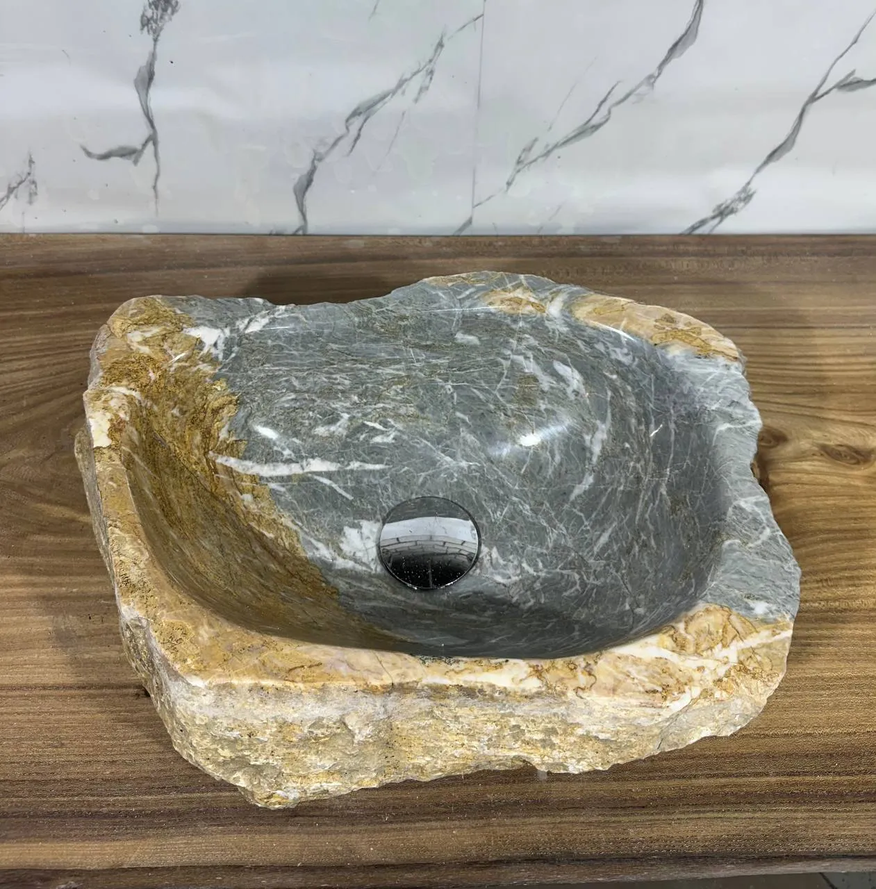 Раковина из медового мрамора 45 × 30 × 13 см